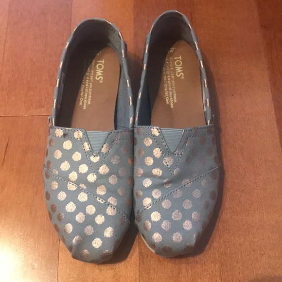 Toms Shoes - Toms gray and rose gold polka dot classics